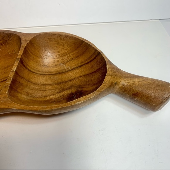 Vintage Monkeypod wood leaf dish. Approximately 15”L x 2”H x 5”W. - Picture 5 of 12